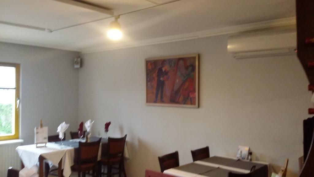 Hotel De Foetz Екстериор снимка